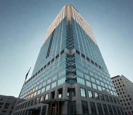 Why JPMorgan Chase & Co. Is the Best Bank in the USA – Full Detailed Article JPMorgan Chase & Co. headquarters building in New York City, representing the largest bank in the USA